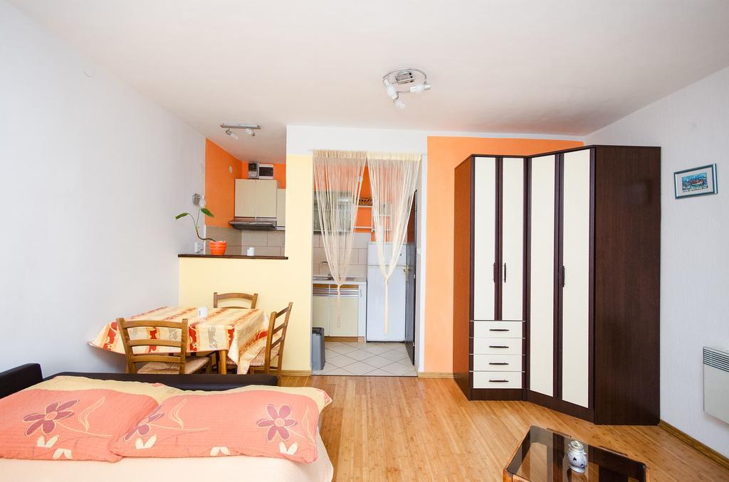 Apartments Jadrana Novi Vinodolski Exterior foto